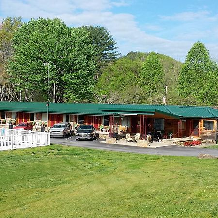Two Rivers Lodge Bryson City Exterior photo