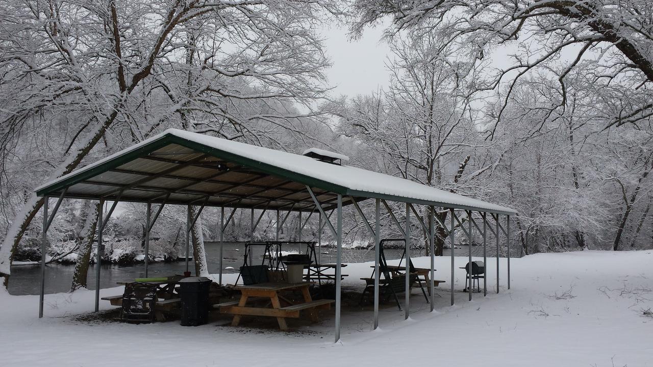 Two Rivers Lodge Bryson City Exterior photo